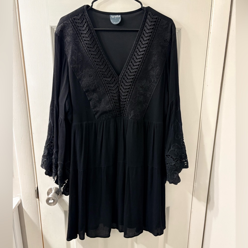 Arula EUC Black Boho Crochet Lace Bell Sleeves Short Dress Size A (1x or 14-16) - Picture 2 of 10